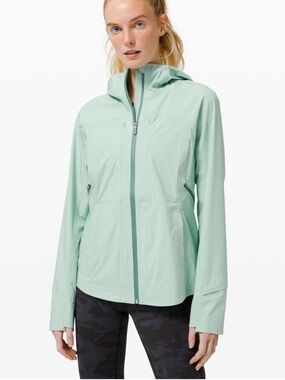 Lululemon Size 8 Break A Trail Rain Jacket